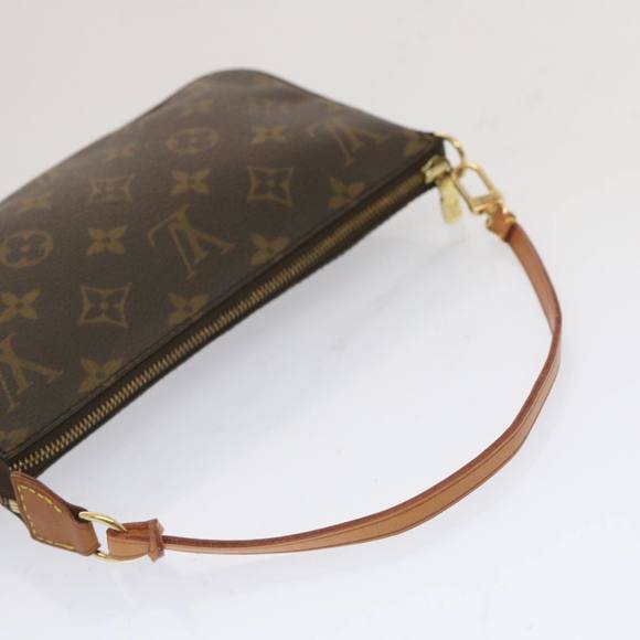 LOUIS VUITTON Pochette accessoires Clutch Bag - Picture 4 of 16